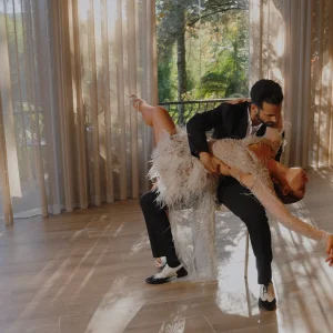 Valsa: Ordinary, Alex Warren